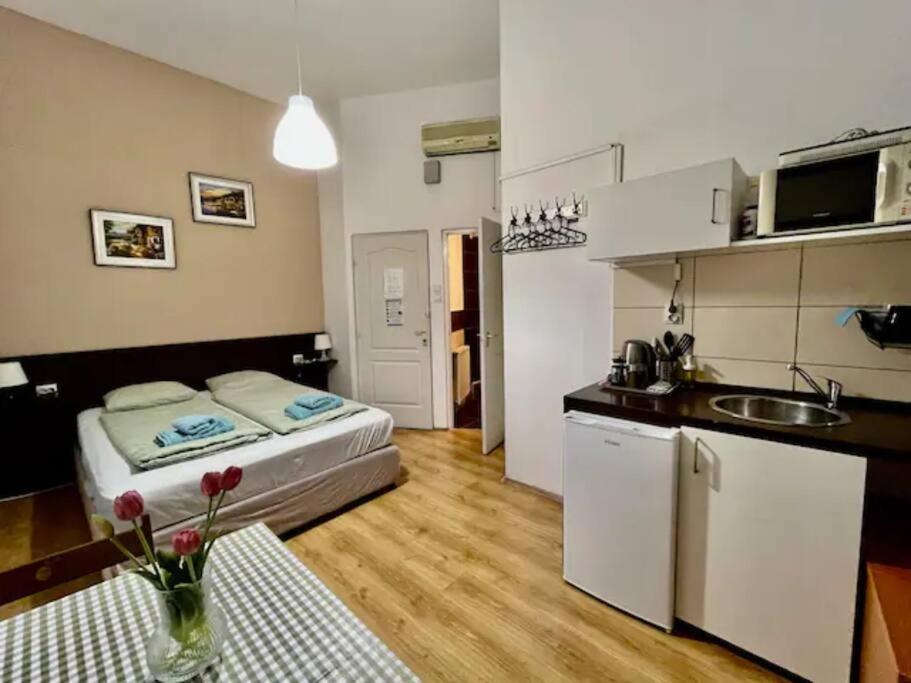 A13 Parliament Sunflower Cozy Apartment Budapest Exterior photo